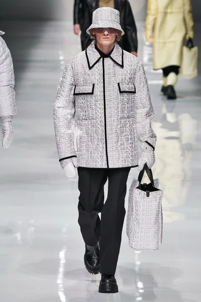 Look 54